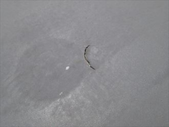 シート防水の破れ